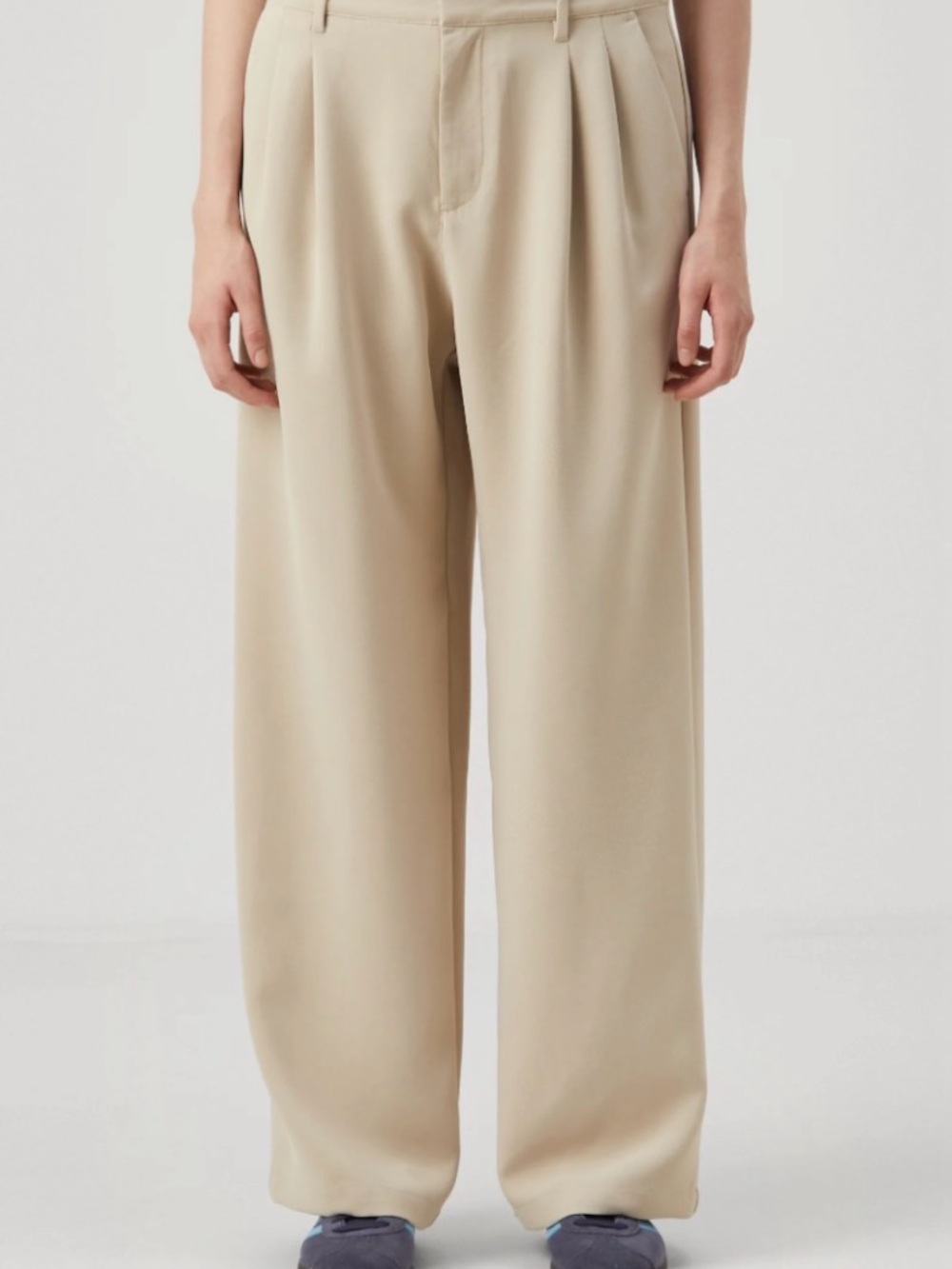GAP Wide-Leg Pleated Chinos in Light Tan